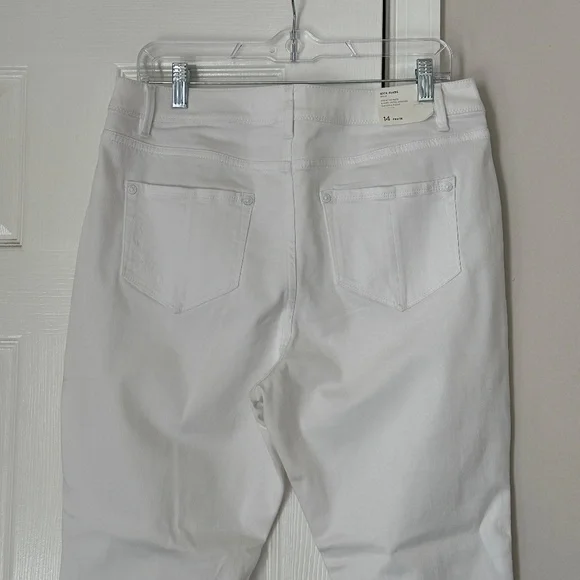 Brand New J. Jill Kick Flare White Jeans Size 14 Petite P Ankle length Raw Hem - Picture 3 of 8